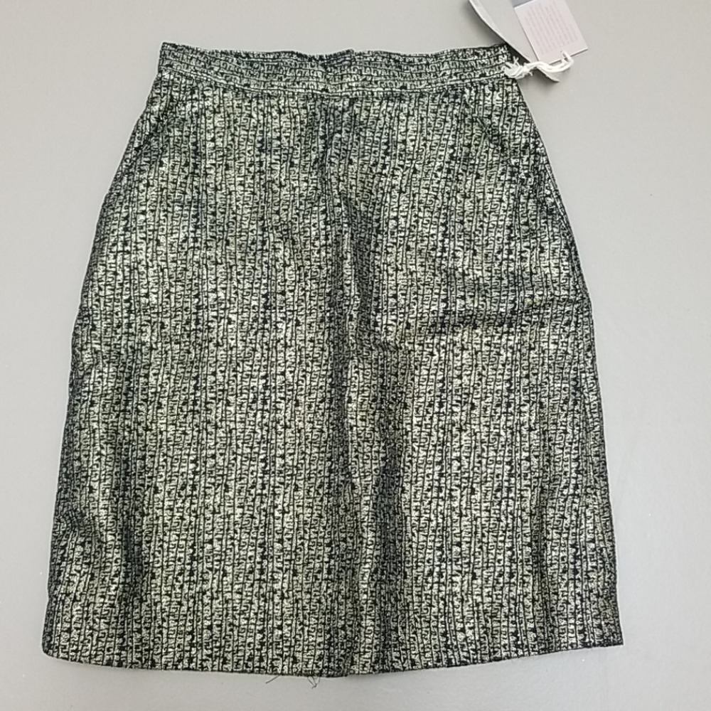 3/$25  Tucker Gold and navy brocade skirt